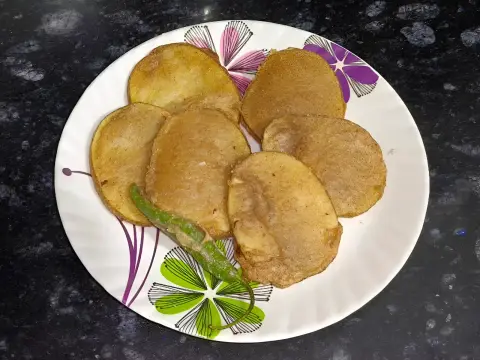 6 Kuttu Aloo Slice Pakoda